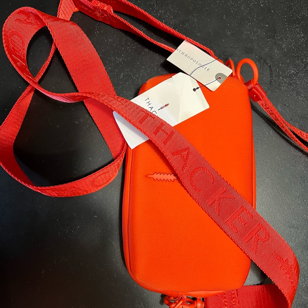 Thacker Cocoon Camera Poppy Neoprene